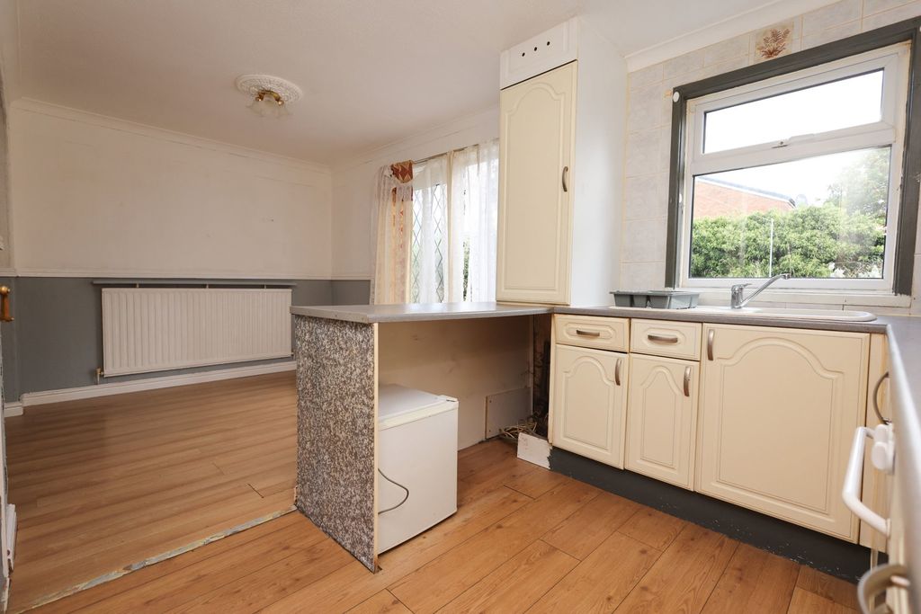 Property photo 3 of 25
