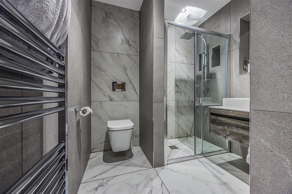 Additional image 11 of 4 bed town house for saleWykeham Place, Fareham PO16