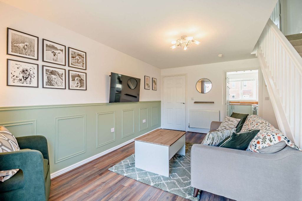Property photo 3 of 10 Lounge