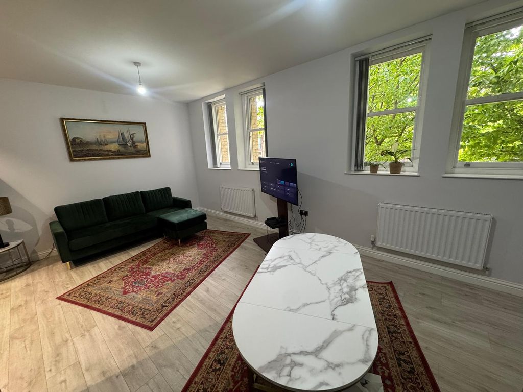 Property photo 2 of 7 Gallery