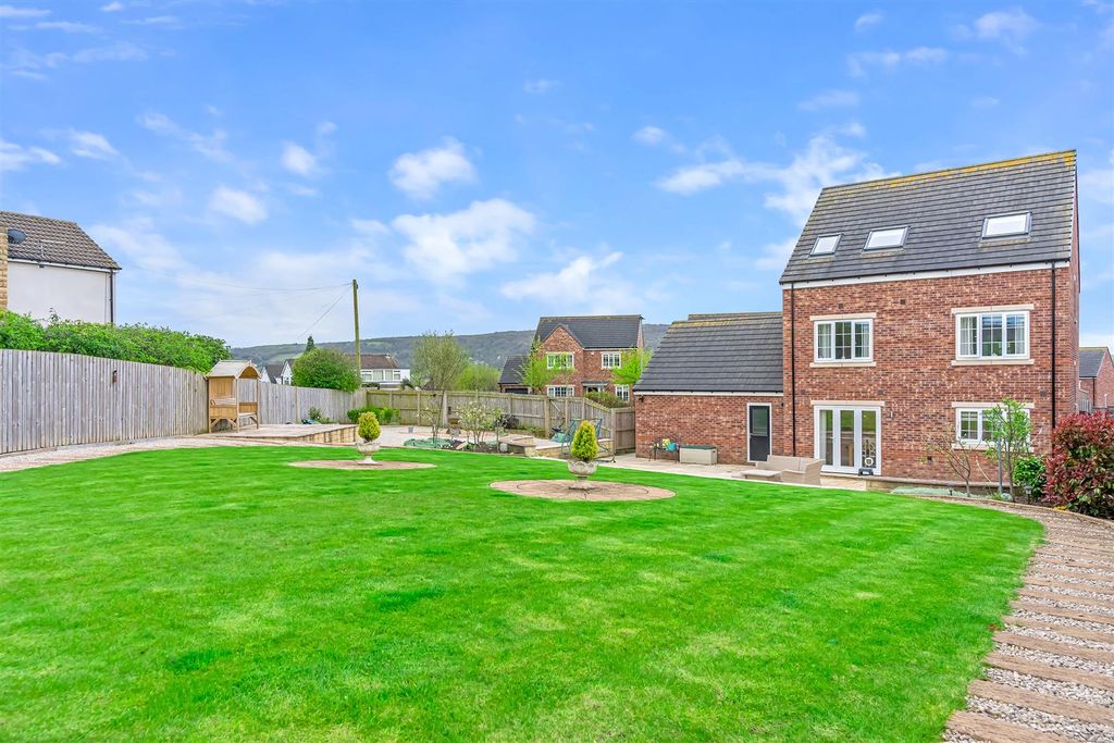 Property photo 3 of 47 Rear Garden