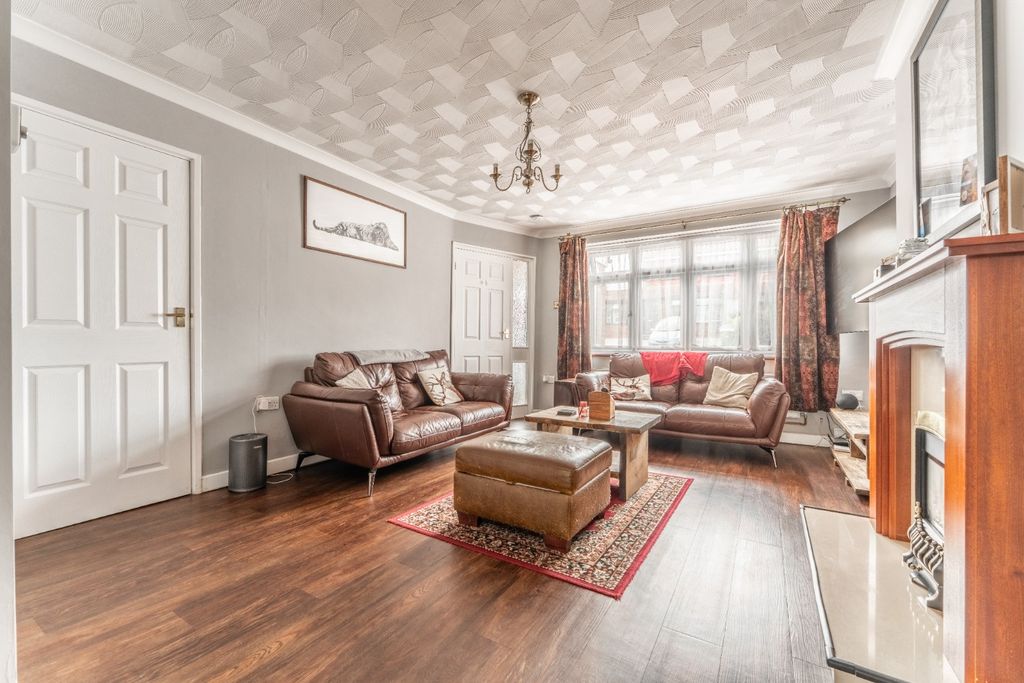 Property photo 2 of 16 5349153