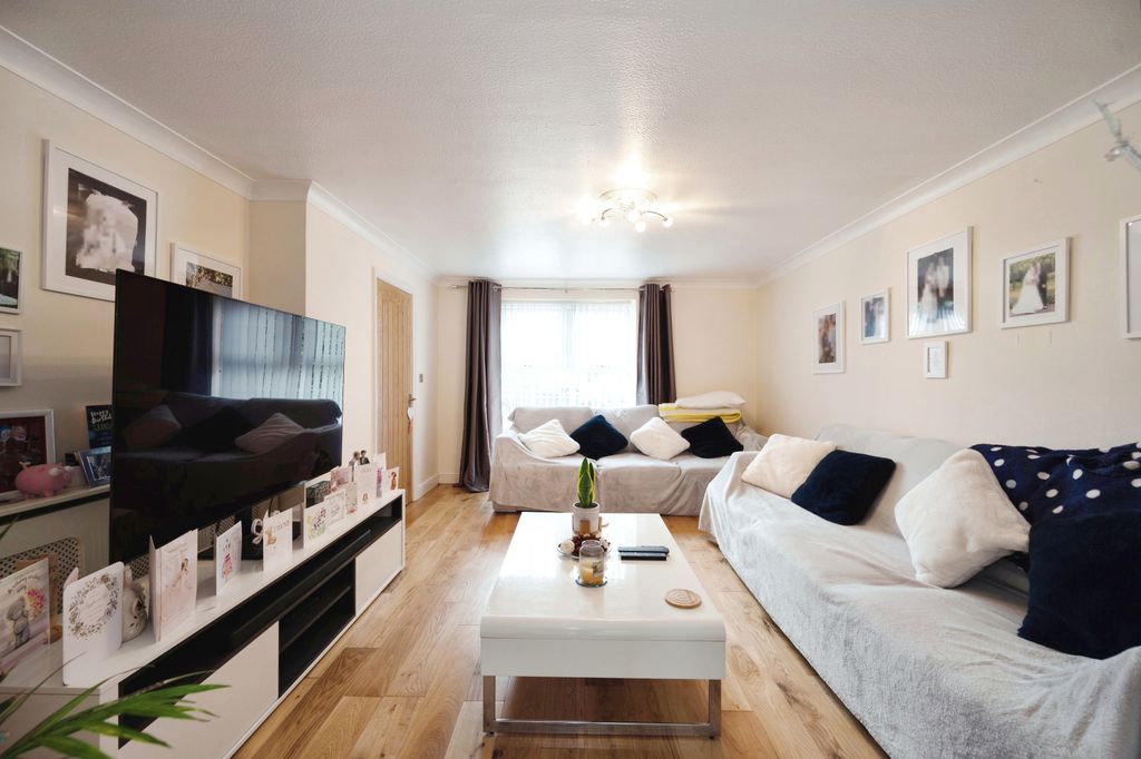 Property photo 3 of 17 Photography