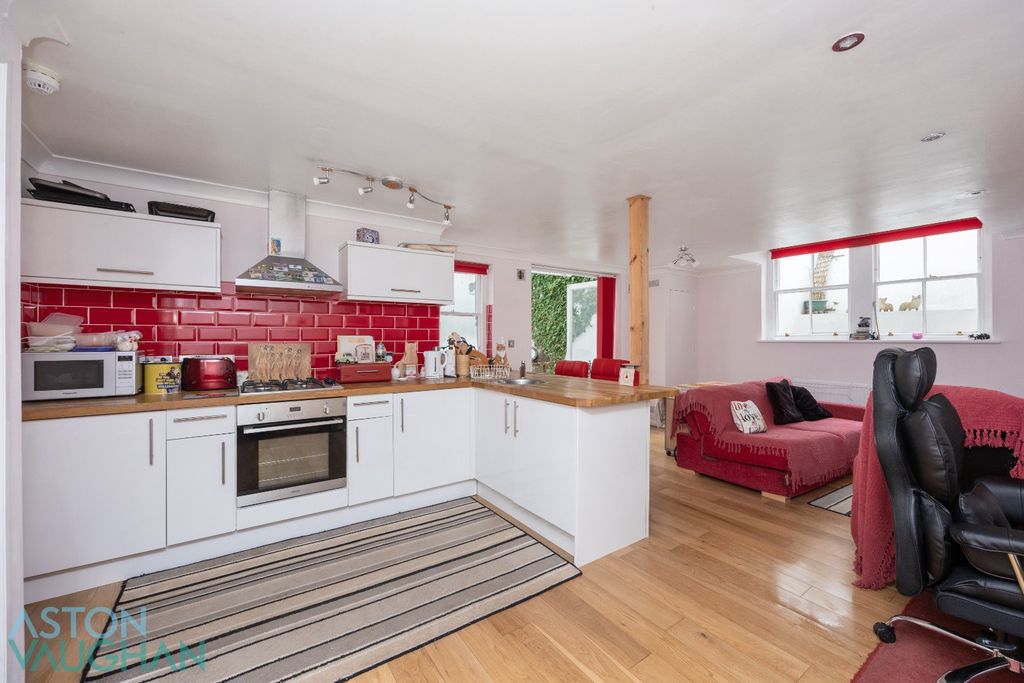 Property photo 2 of 13 5369261