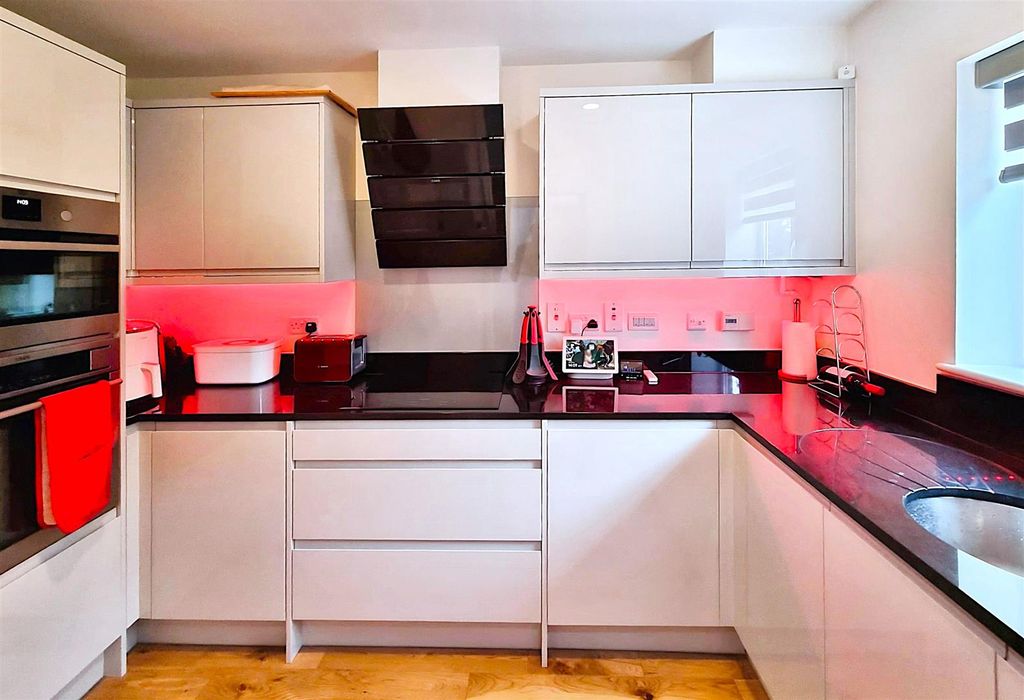 Property photo 2 of 18 E5c5cc45-Photo-2026-01-26-14-43-02 20 281 29.Jpg