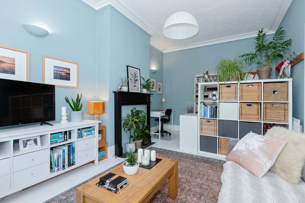 Property photo 3 of 28 South Street