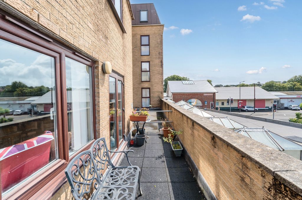 Property photo 1 of 17 1 - 1325564-15-6874Eb...