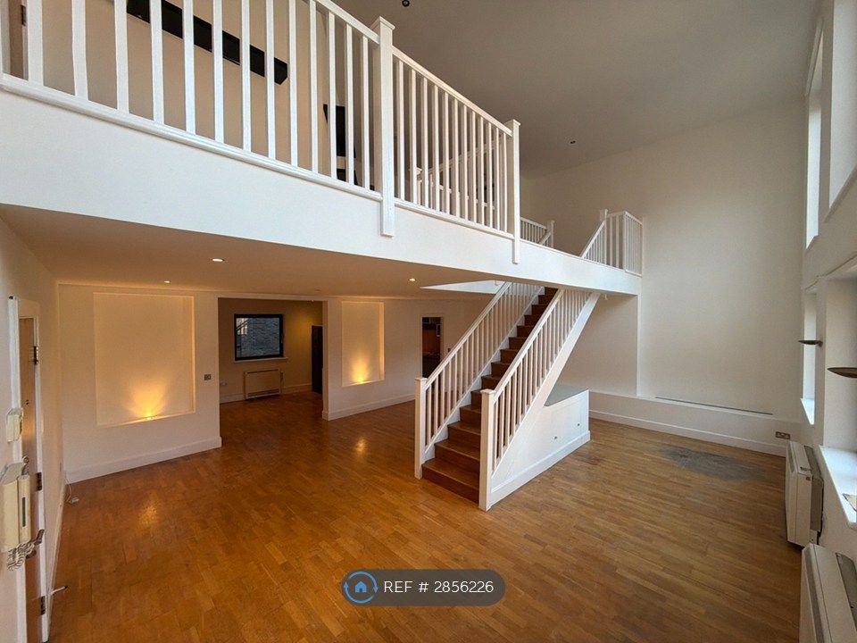 Property photo 3 of 17 Reception / Dining Room