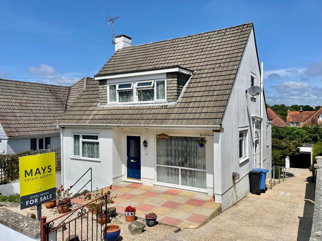 Property photo 2 of 37
