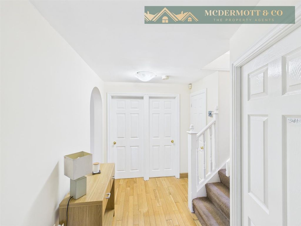 Property photo 3 of 33 Hallway