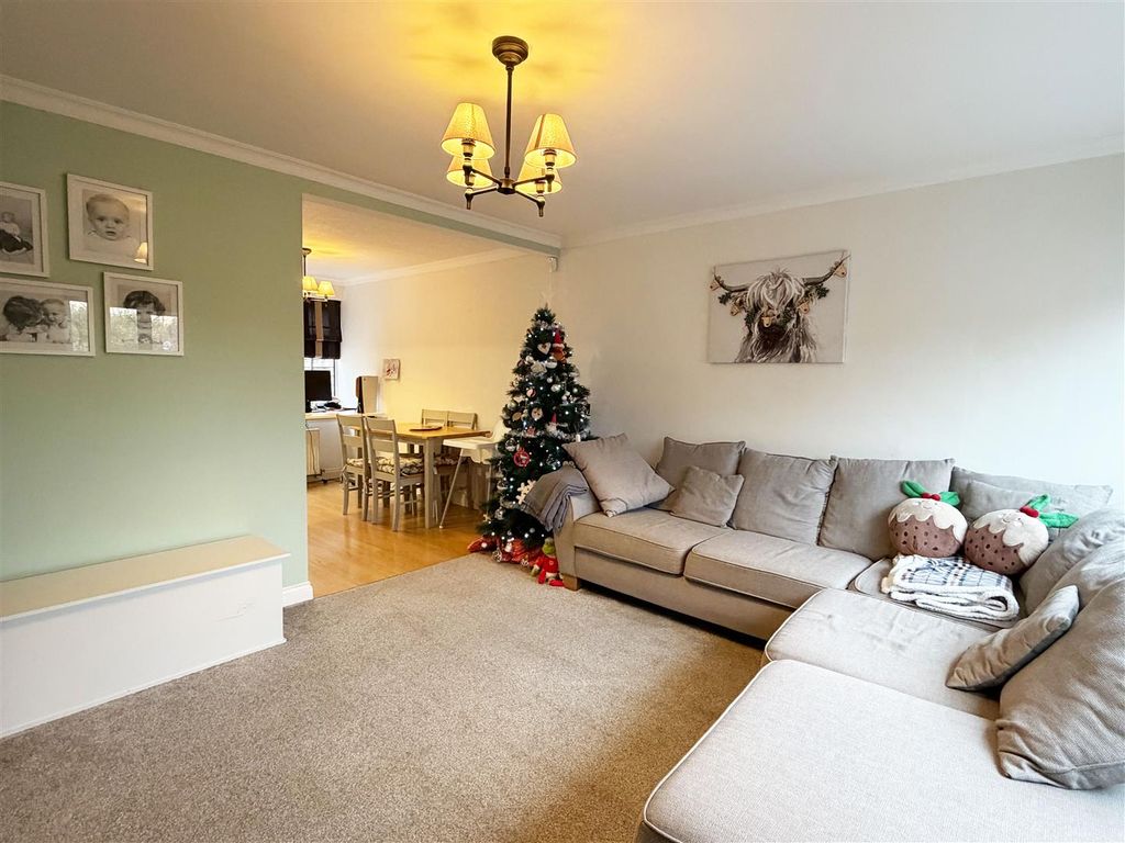 Property photo 2 of 16 Wcr Lounge2 Copy.Jpg