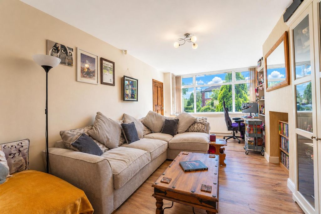 Property photo 2 of 16 Rr