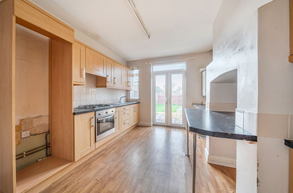 Property photo 2 of 20