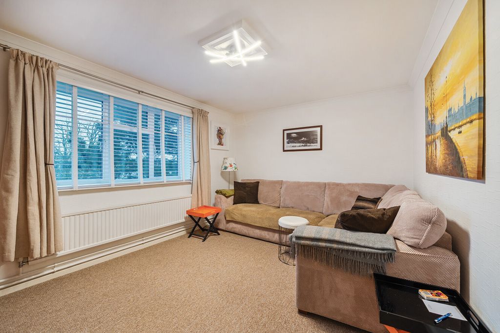 Property photo 2 of 11 1418978-5-699Caa2...