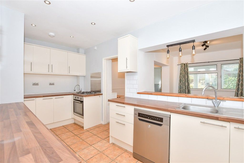 Property photo 3 of 20 Kitchen