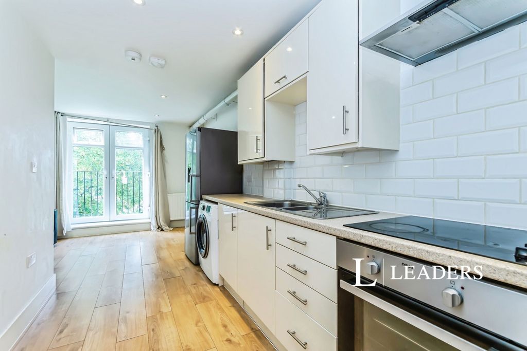 Property photo 2 of 11 Pbox-Img.Jpg
