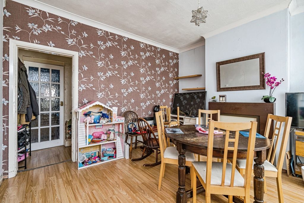 Property photo 2 of 16 Photo