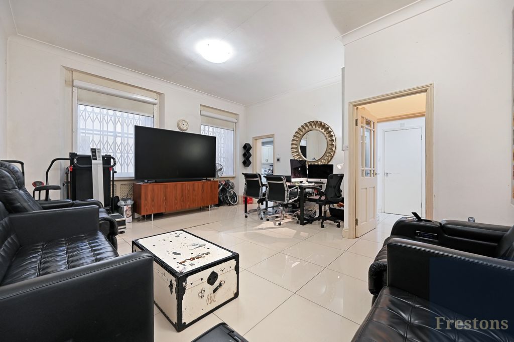 Property photo 3 of 10