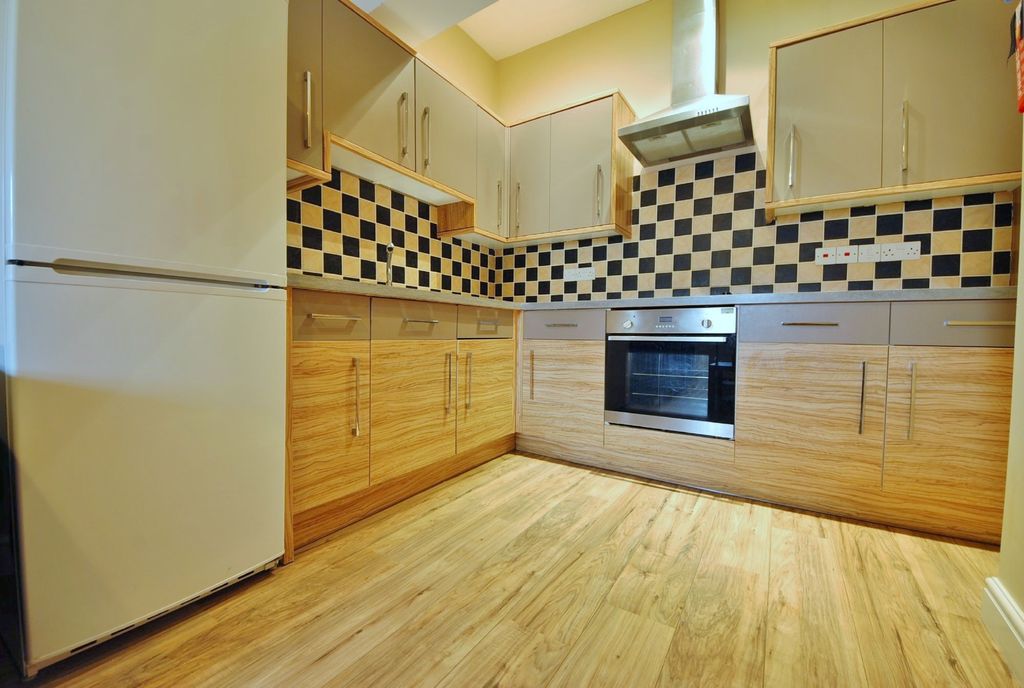 Property photo 2 of 4