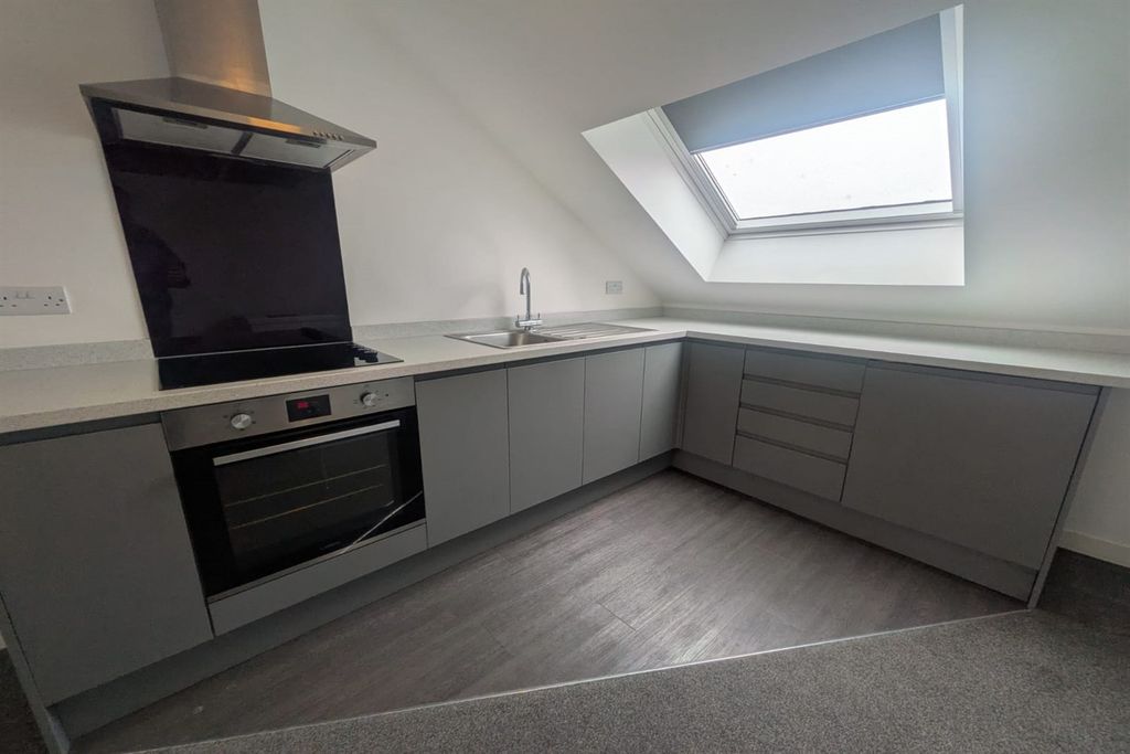 Property photo 1 of 9 (Main)