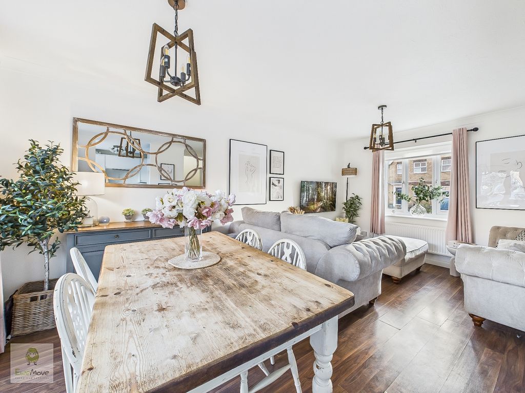 Property photo 3 of 14 Dining Area