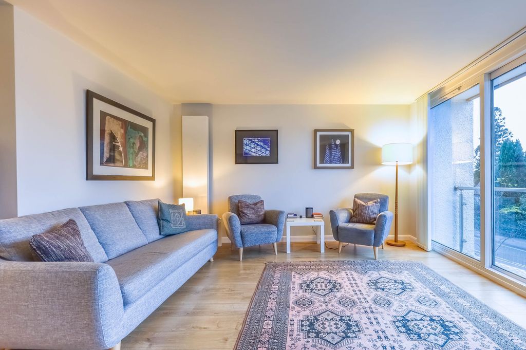 Property photo 2 of 28