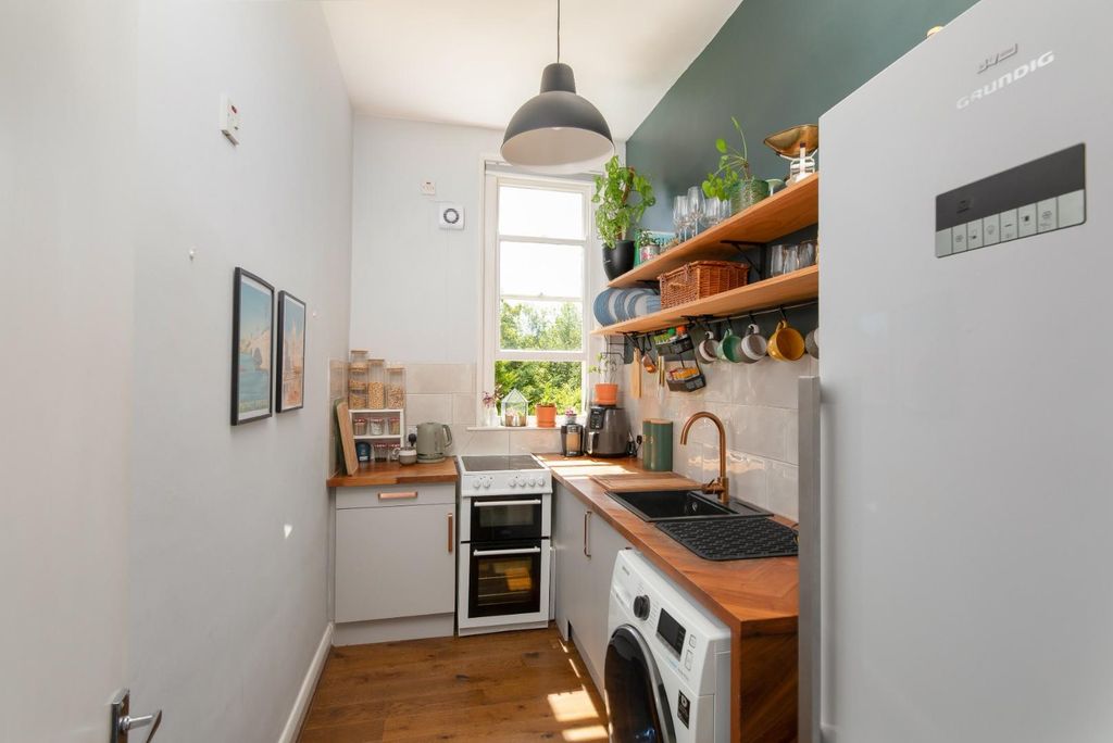 Property photo 2 of 22 Ff, Kensington Place-17.Jpg