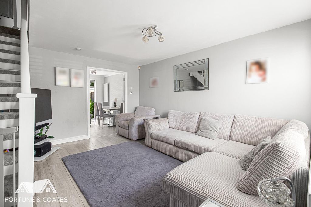 Property photo 2 of 18 Markwellwood_17.Jpg