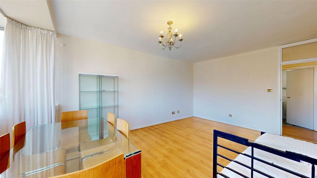 Property photo 3 of 23 Picture No. 05