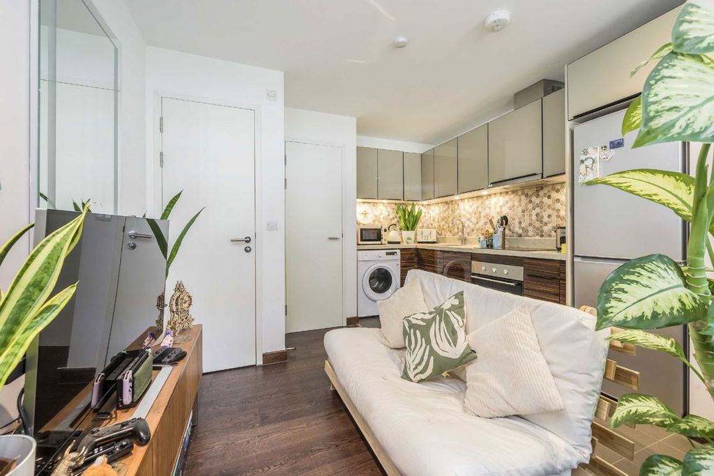 Property photo 2 of 5