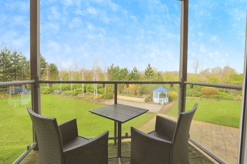 Property photo 2 of 16 Picture No. 01