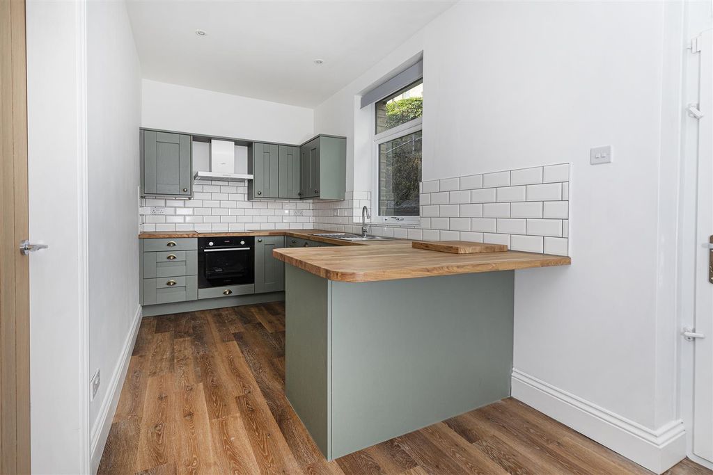 Property photo 2 of 22 Breakfast Kitchen