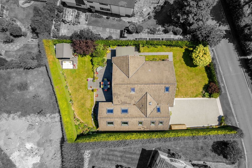 Property photo 2 of 25