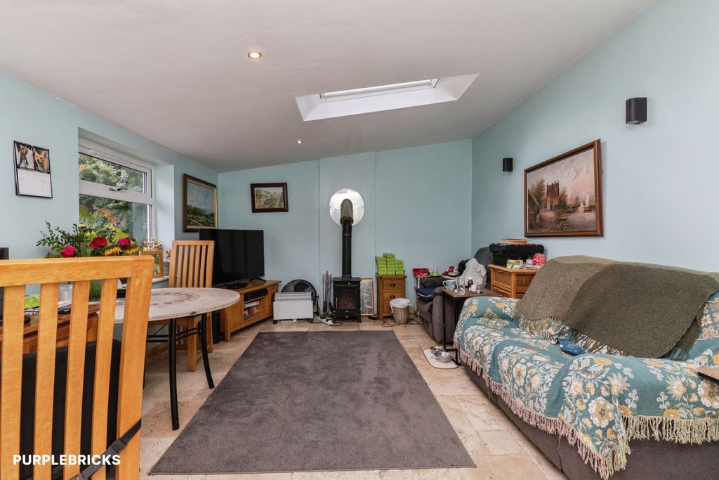 Property photo 3 of 22