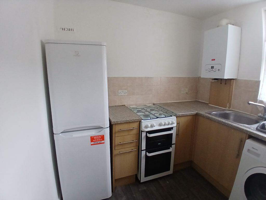 Property photo 2 of 5 Kitchen