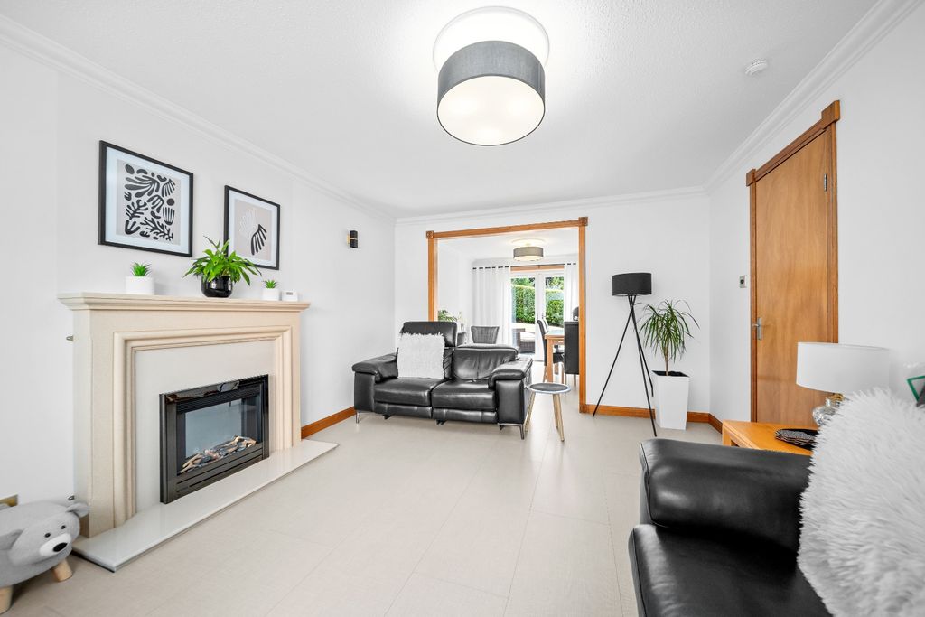 Property photo 3 of 26