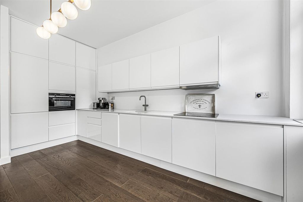 Property photo 3 of 11 Kitchen1.Jpg