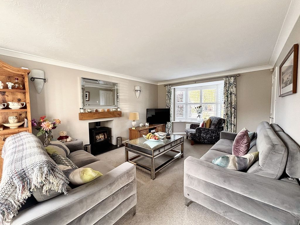 Property photo 2 of 37