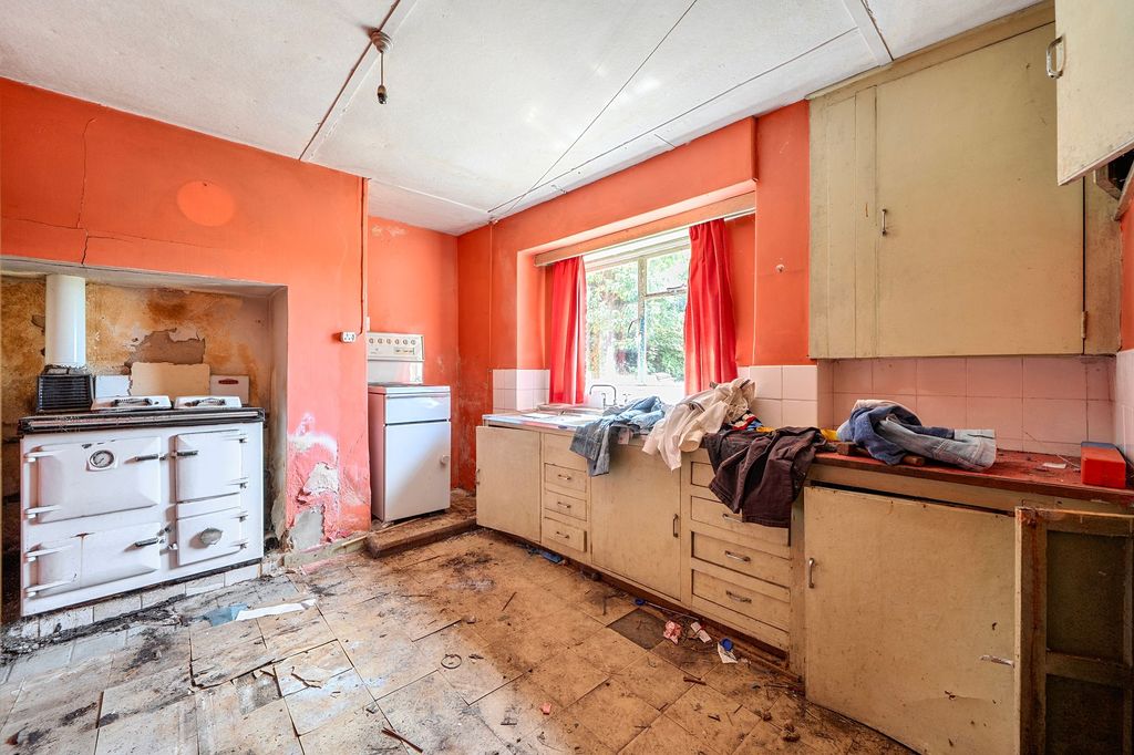 Property photo 3 of 16