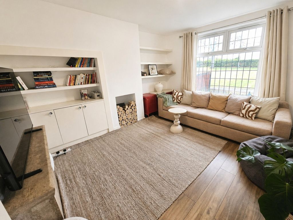 Property photo 2 of 12 Photo 17