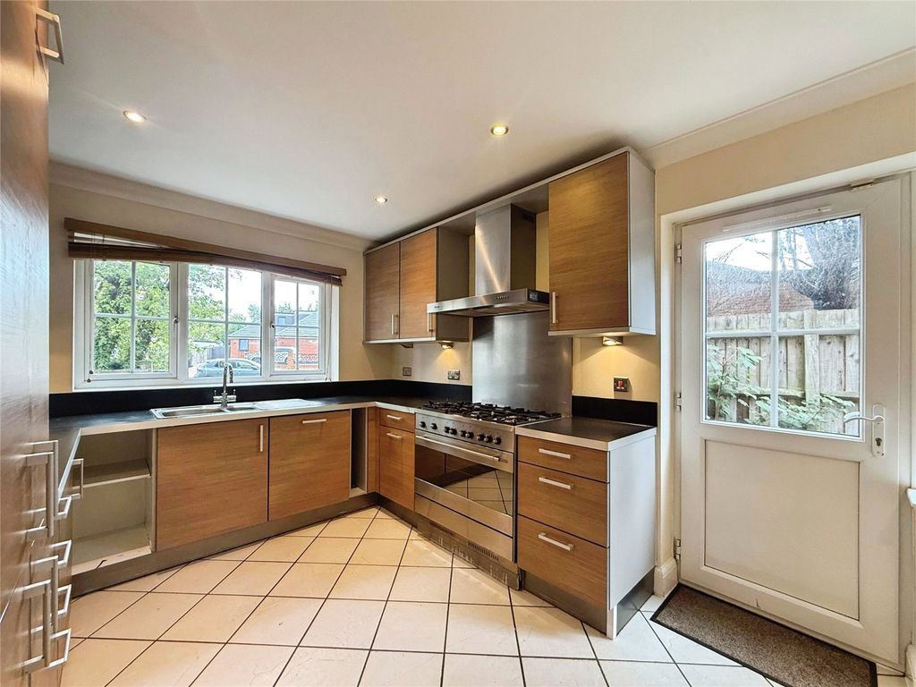 Property photo 2 of 17 Picture No. 36