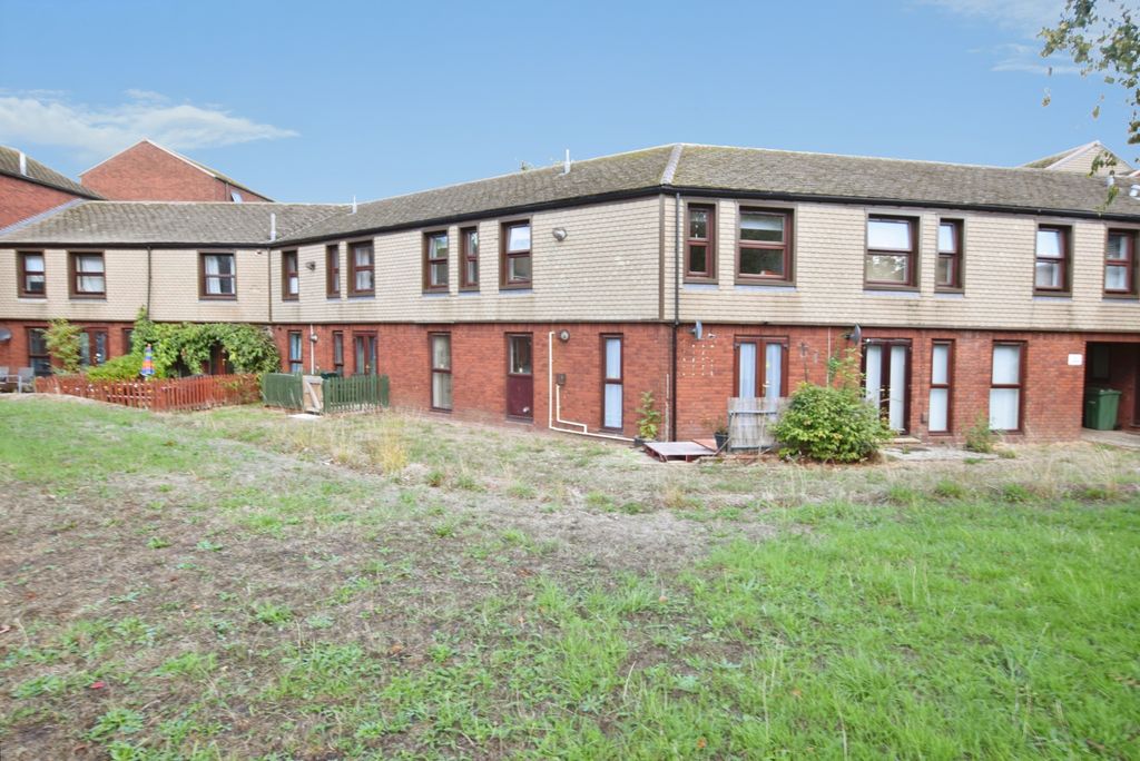 Property photo 1 of 6