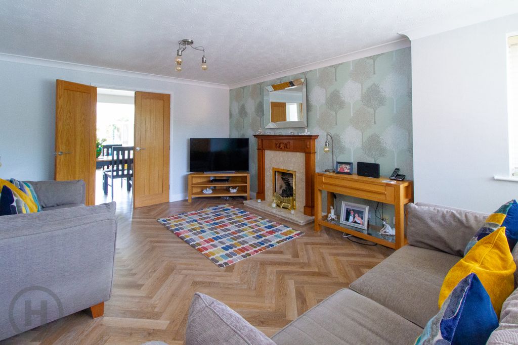 Property photo 3 of 35 Picture No. 06