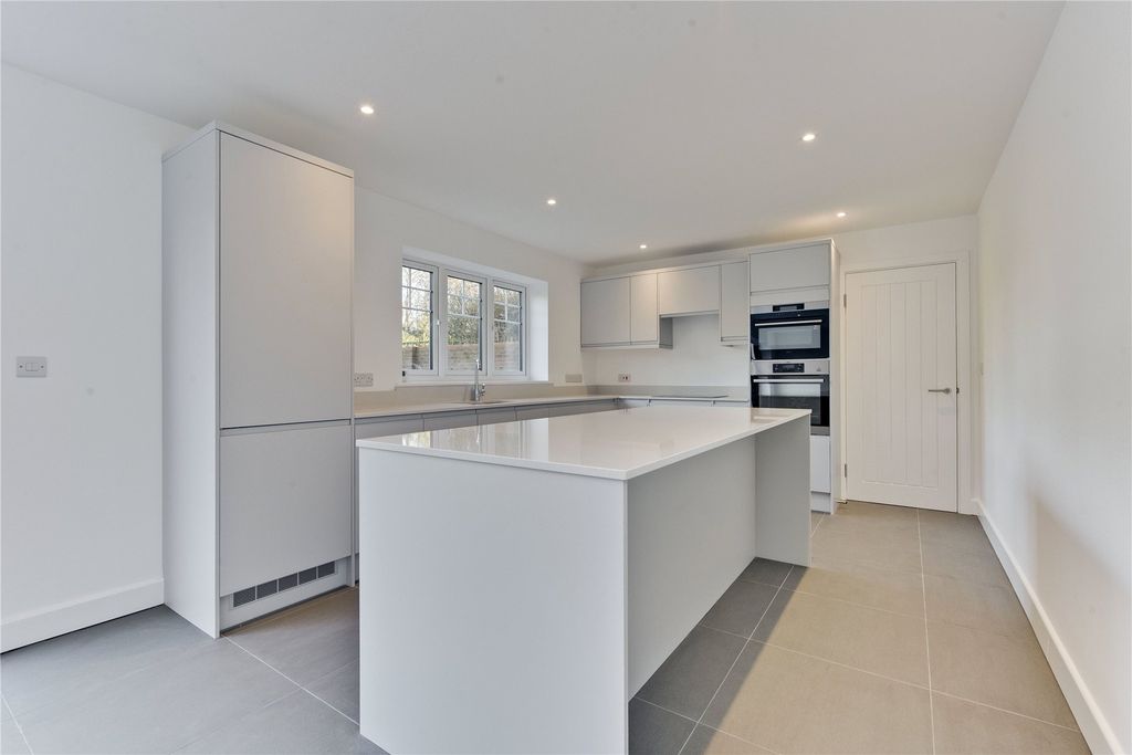 Property photo 3 of 9 Picture No. 06