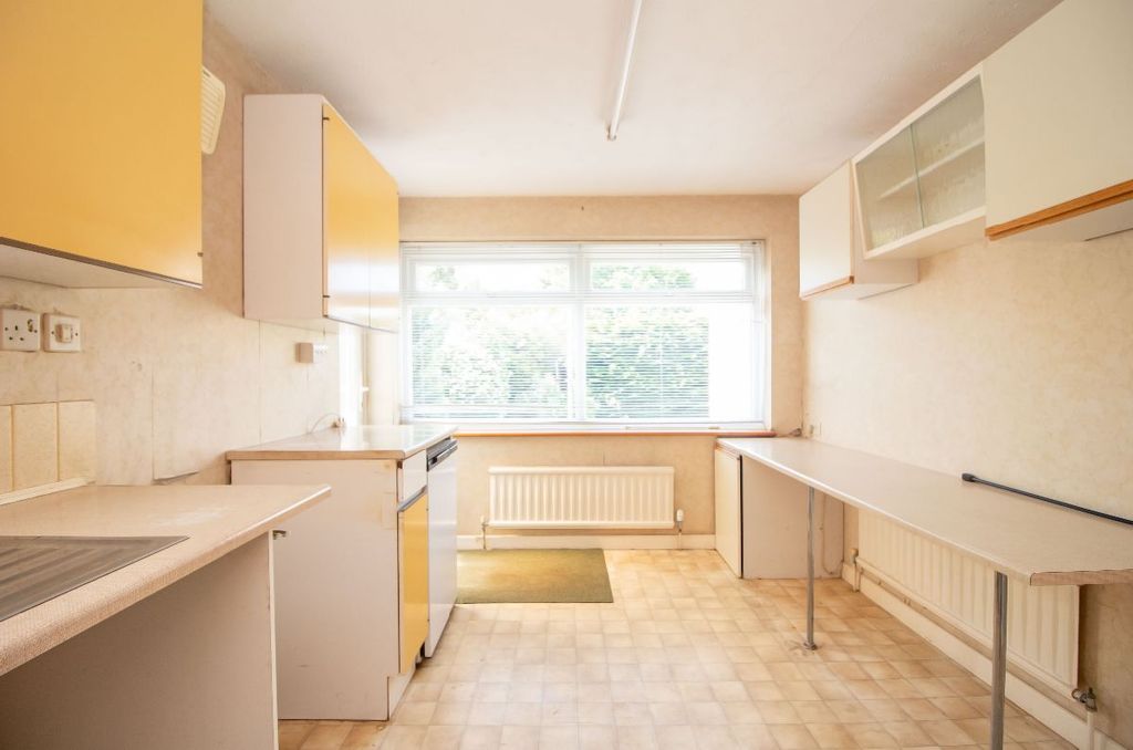 Property photo 2 of 25