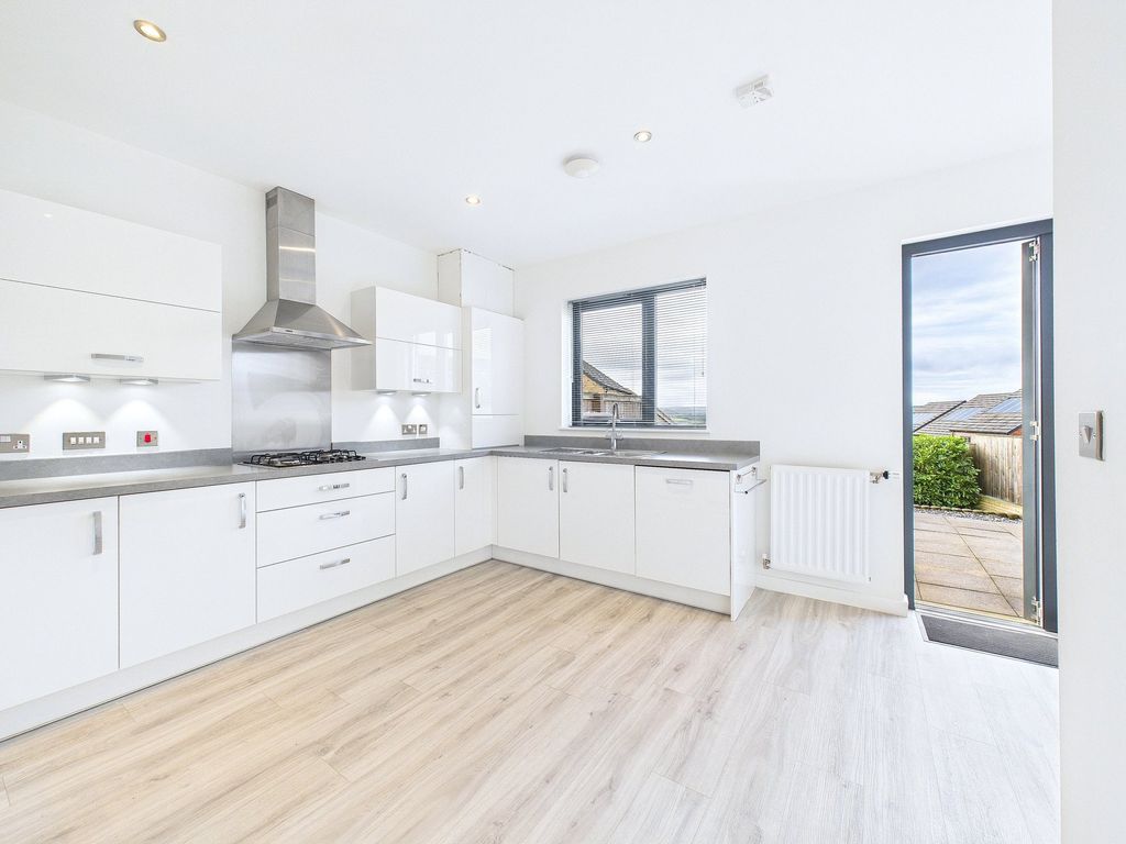 Property photo 2 of 20 Dining Kitchen