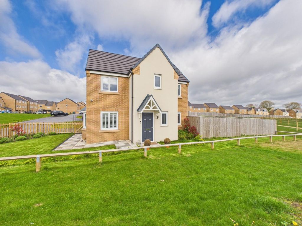 Property photo 1 of 29 Cam01268G0-Pr0444-Still031.Jpg