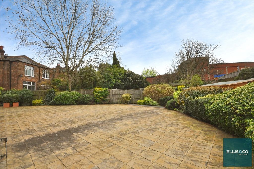 Property photo 2 of 12 Picture No. 23