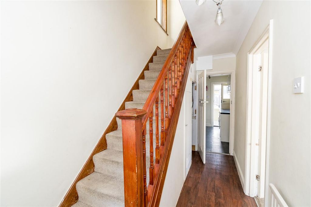 Property photo 2 of 16 Entrance Hallway