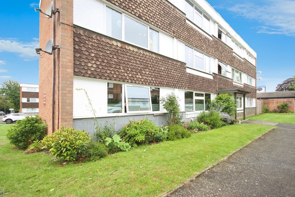 Property photo 1 of 17